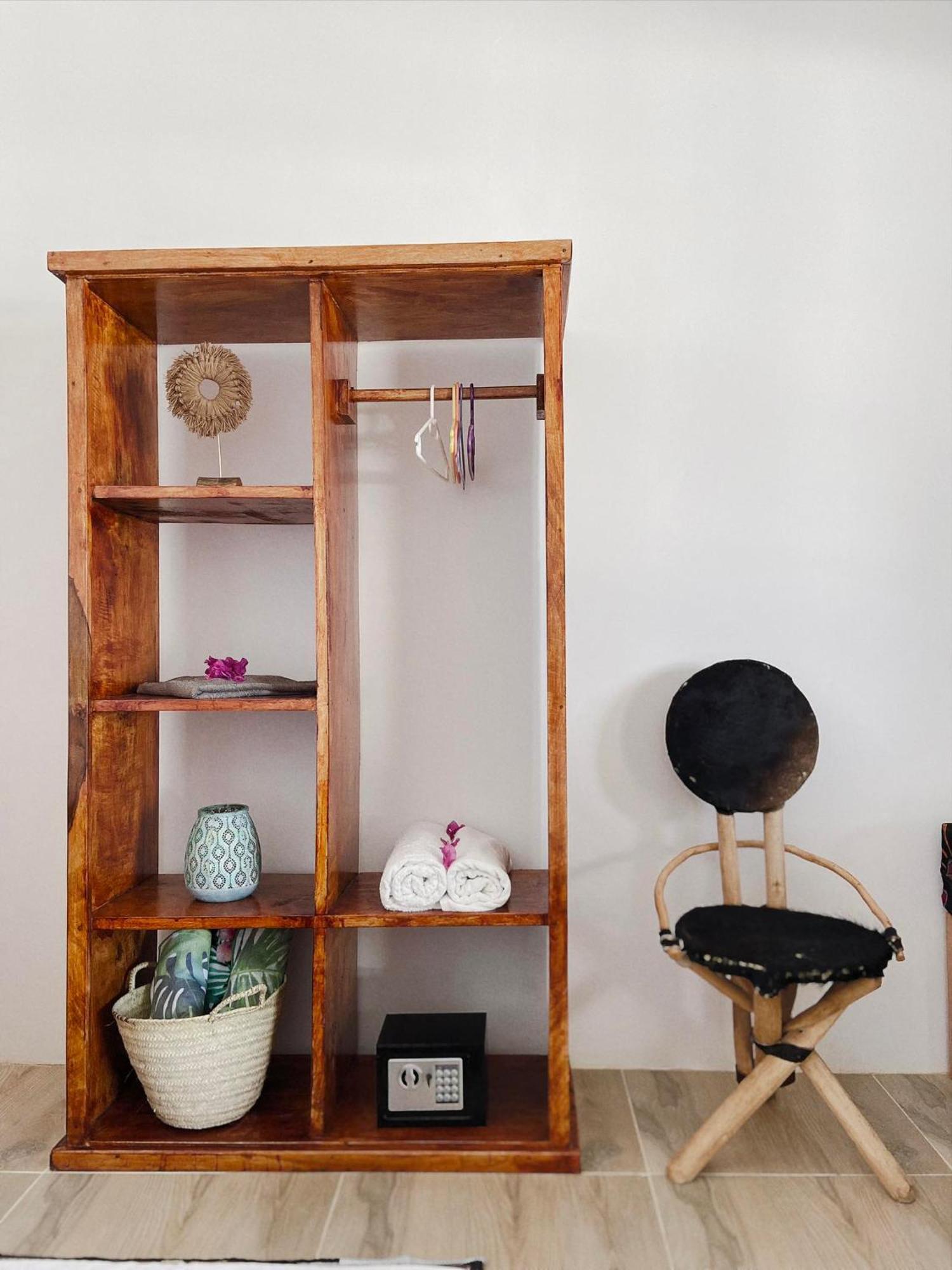 Mintaka Boutique Bwejuu